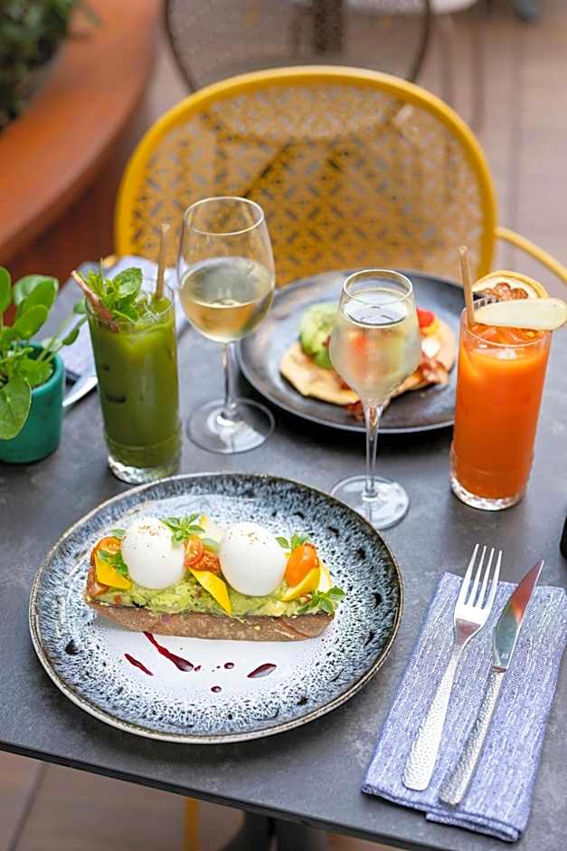 Renaissance by Marriott Paris Republique Hotel