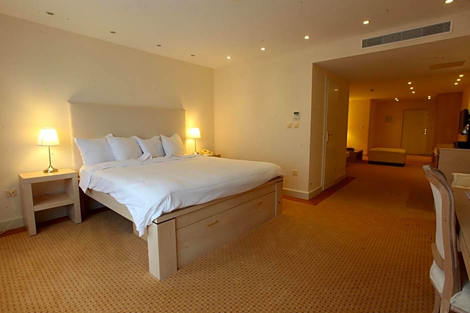 Hôtel du Grand Lac Excelsior