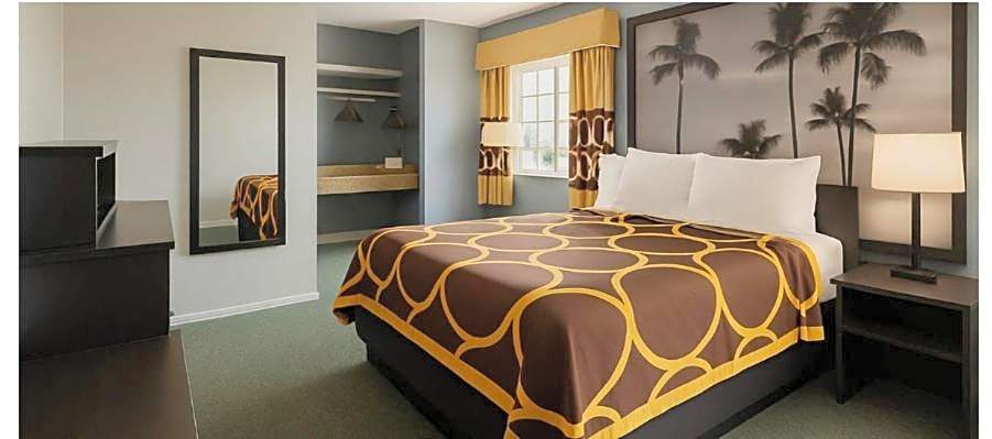 Super 8 by Wyndham Bakersfield South CA