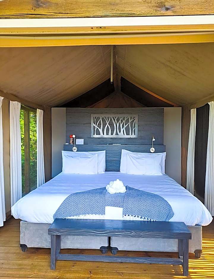 Ndhula Luxury Tented Lodge