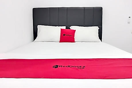 RedDoorz near Universitas Siliwangi 2