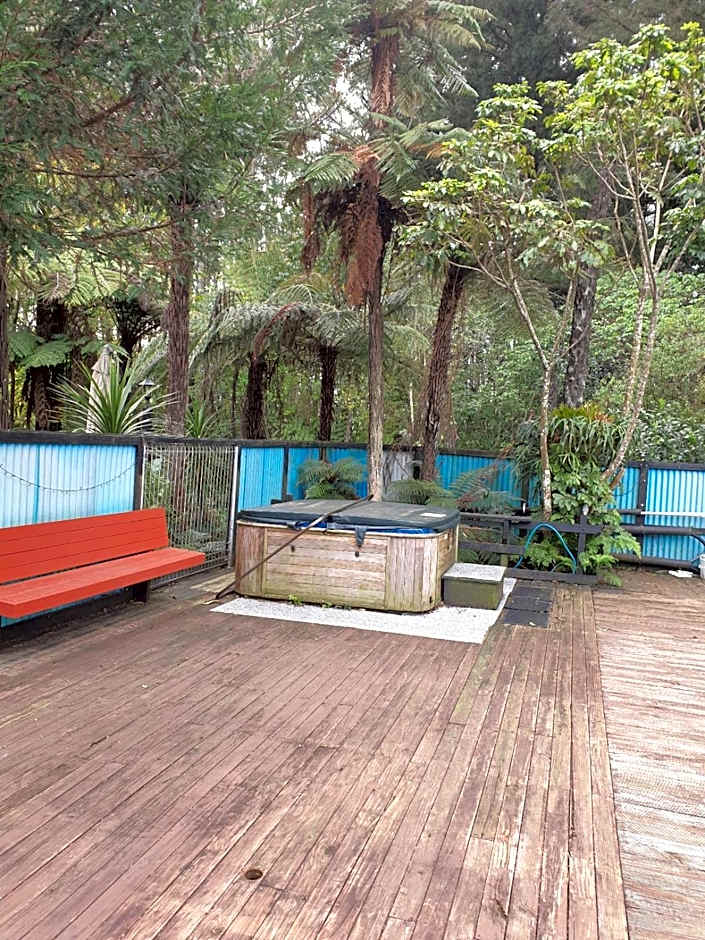 Woodlands Motel