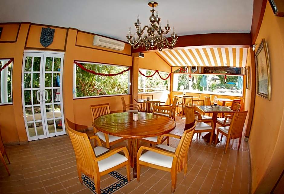 Villablanca Garden Beach Hotel