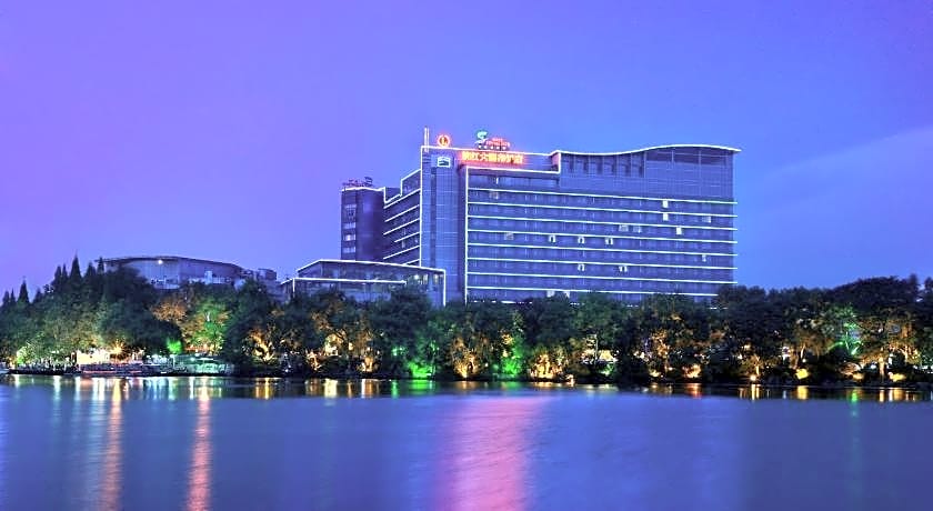 Lijiang Waterfall Hotel