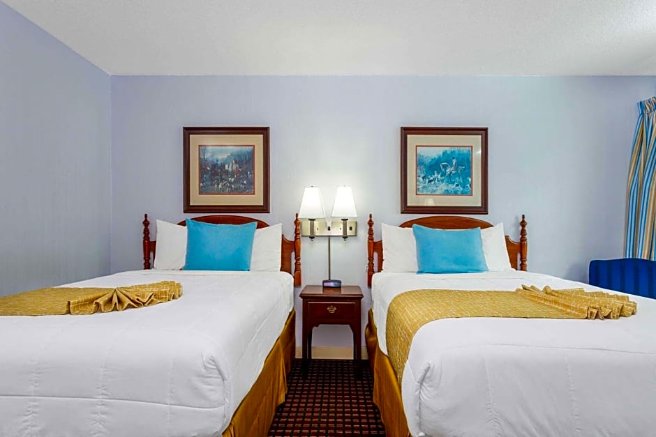 Travelodge by Wyndham Cape Cod Area