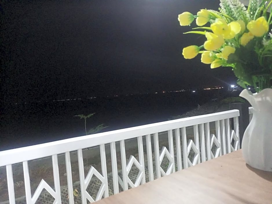 Penginapan Lamban Queens Kamar Double Bed Standar Room