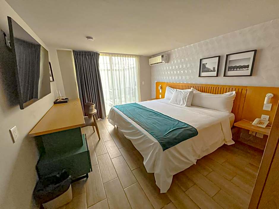 Oliva Plaza Hotel