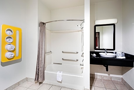 Queen Room with Two Queen Beds - Disability Access - Non-Smoking