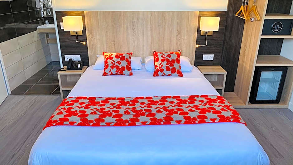 Hotel Martinez Grenay