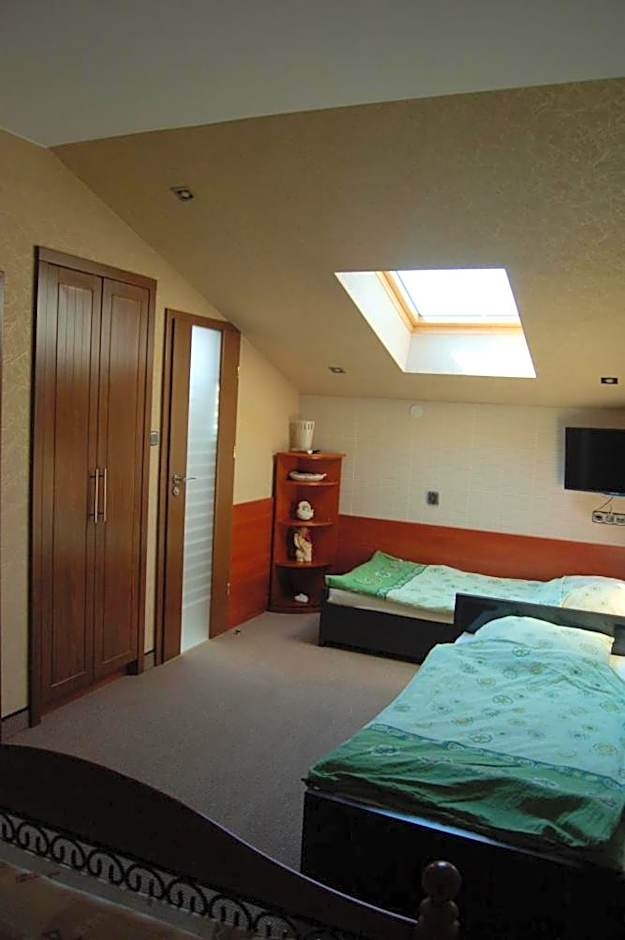 DOM WESELNY ,, ANNA''