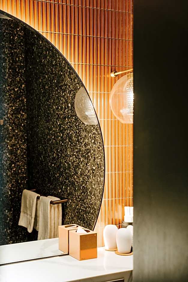 The Motley Hotel Richmond, Tapestry Collection by Hilton