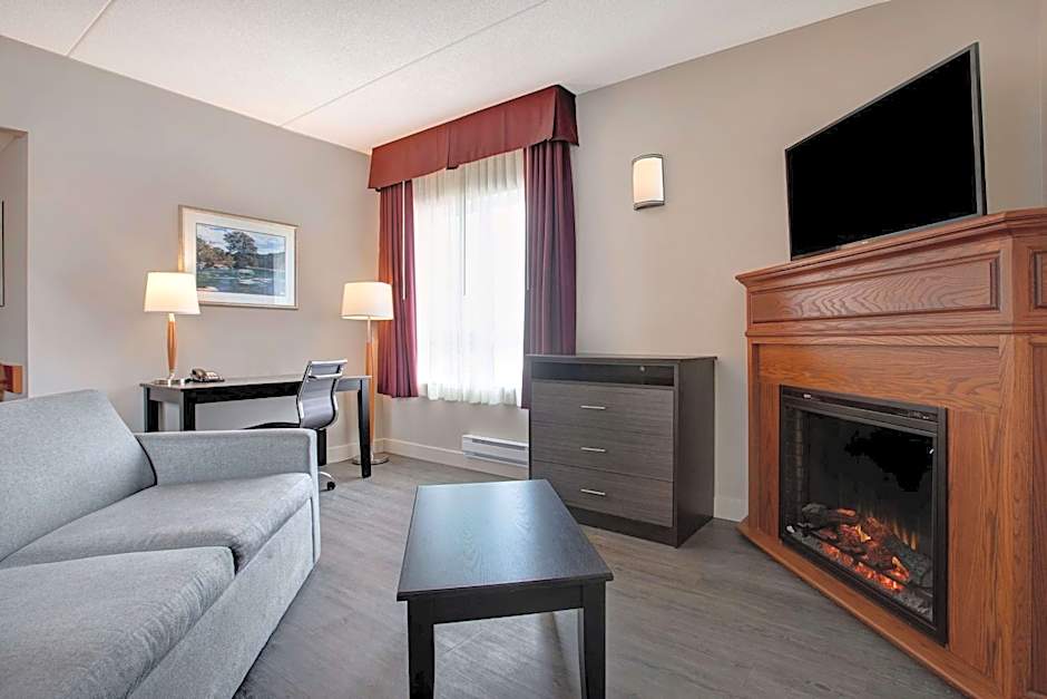 Days Inn & Suites by Wyndham Collingwood