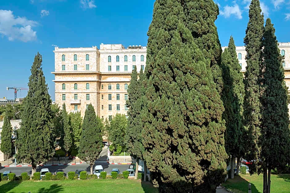 Ymca Three Arches Hotel