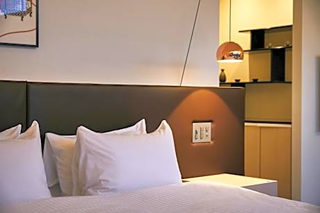 Suite with Garden View with Bath - No Cleaning for Consecutive Night Stays
