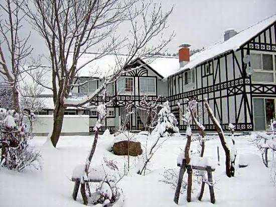 Petit Hotel White Wing