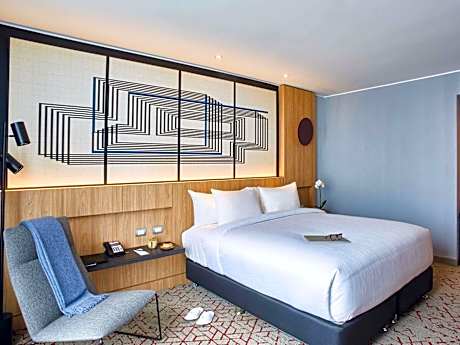 Deluxe King Room