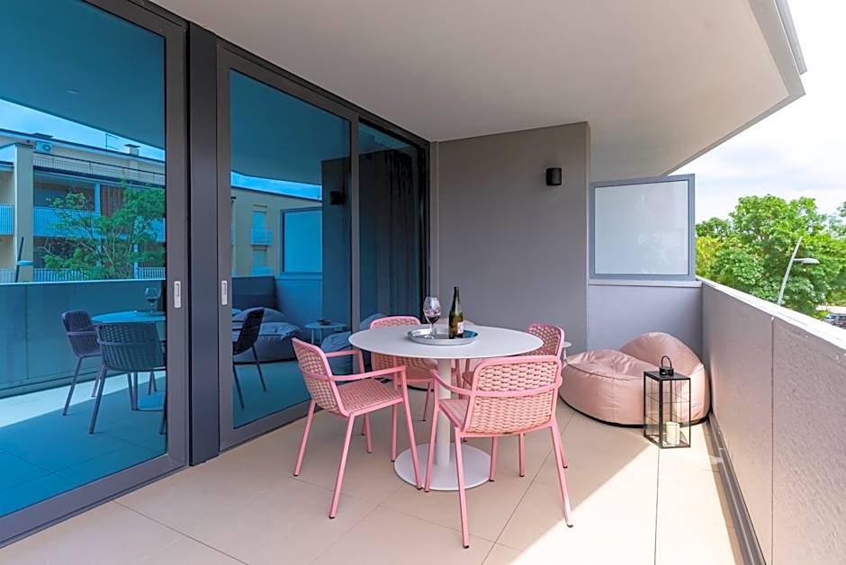 Aparthotel Zefiro com design, large terrace, bike, near beach and thermal