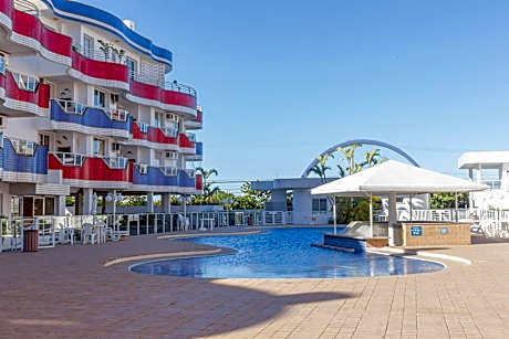 Apto em Condomínio Resort, 20 metros da praia N220