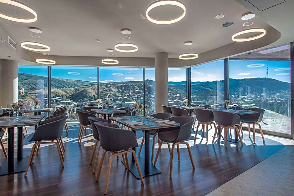 Golden Tulip Design Tbilisi