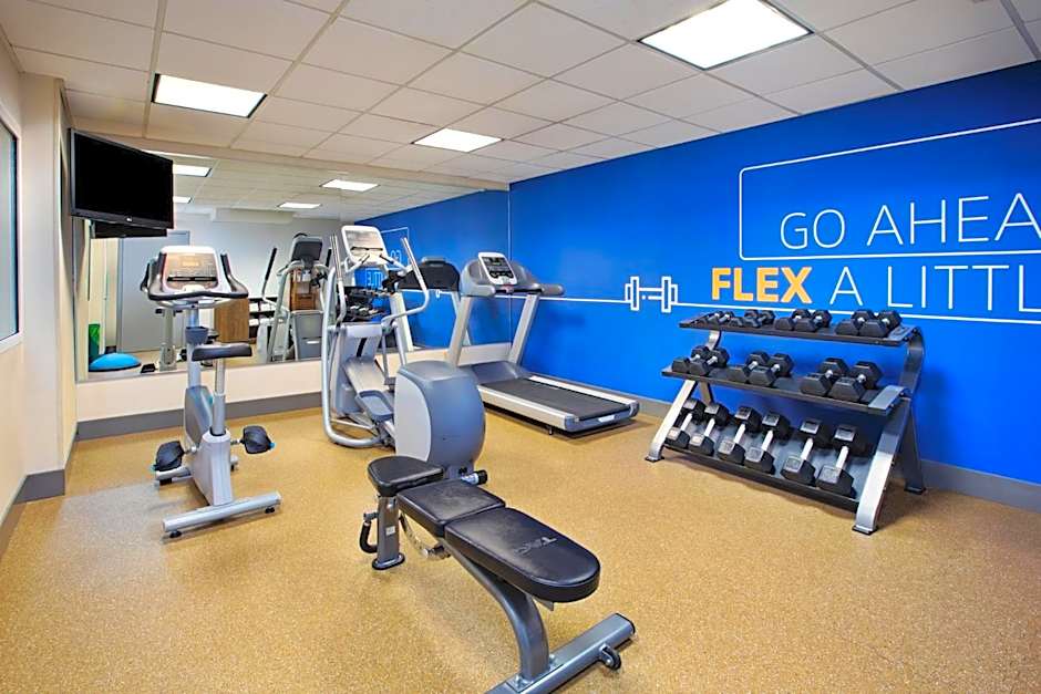 Holiday Inn Express Hotel & Suites Grand Rapids-North By IHG
