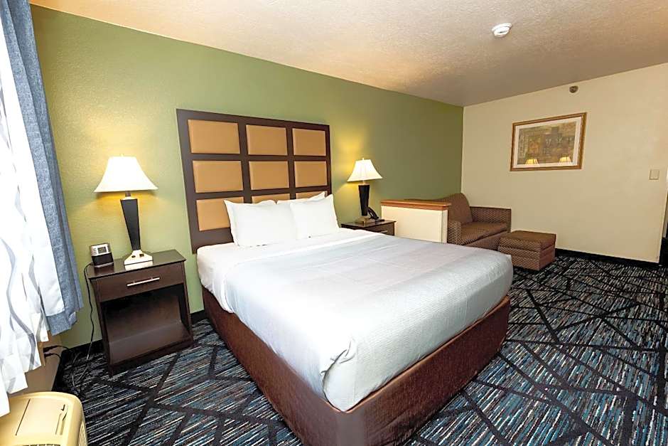 Quality Inn & Suites Marinette