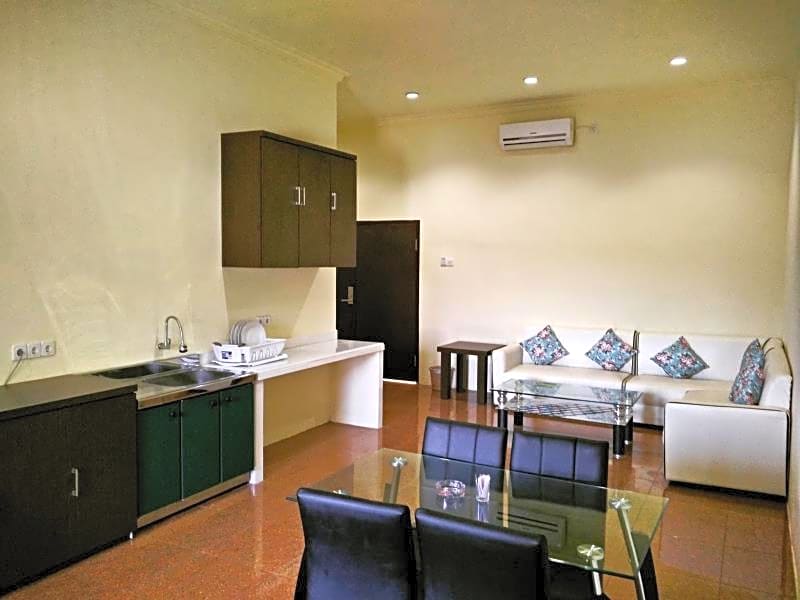 Mahkota Hotel Genteng