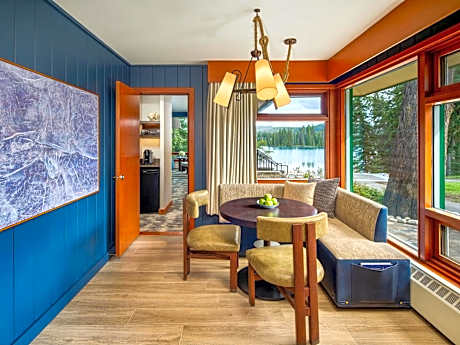 Premier Deluxe King Room