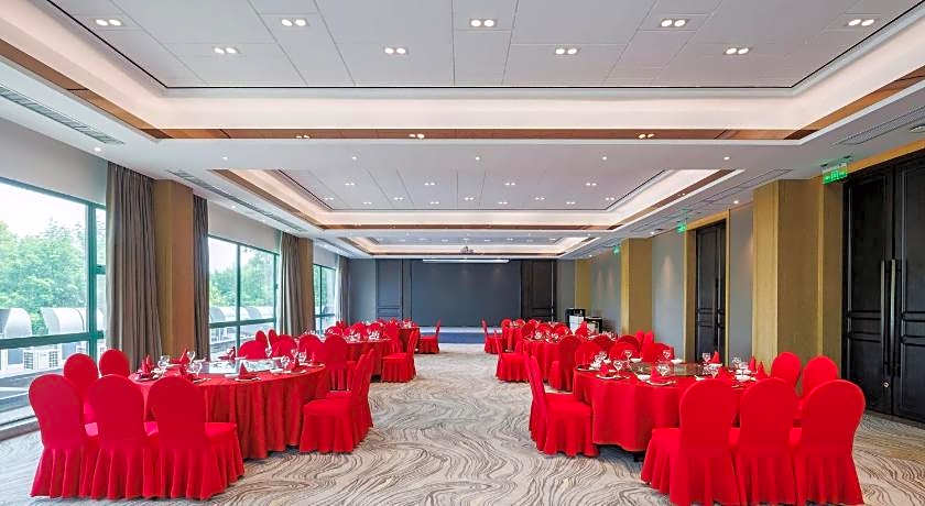 Holiday Inn Wuhan Riverside By IHG