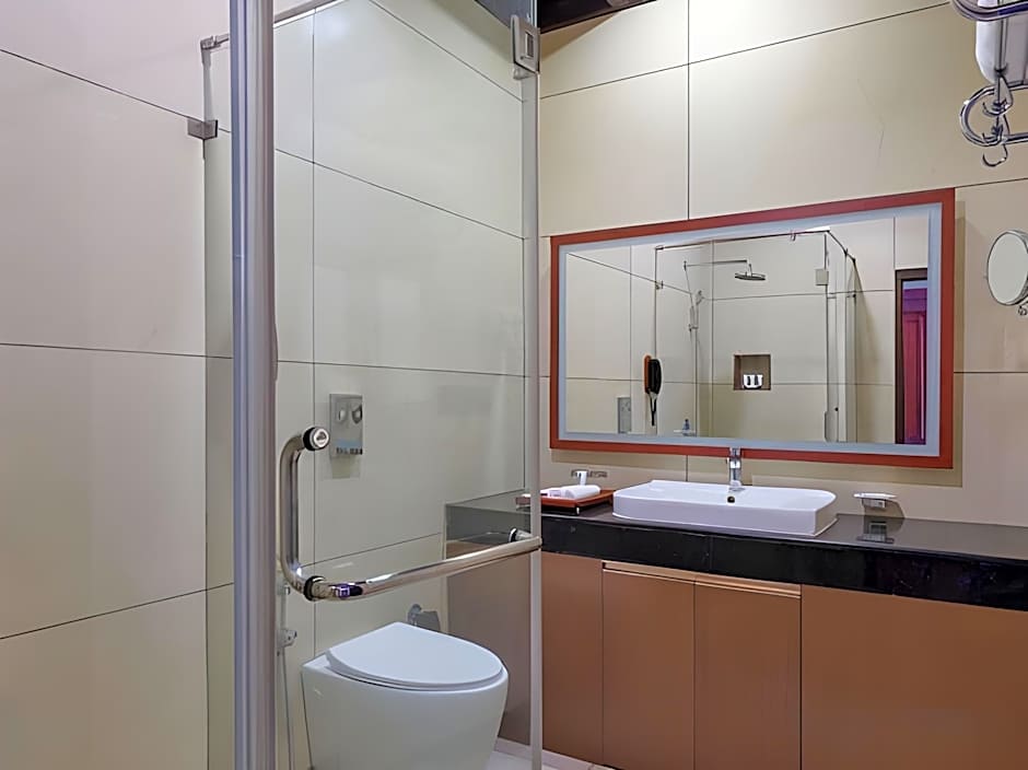 Sterling Lake Palace Alleppey