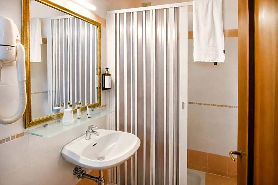 Phi Hotel Ambra