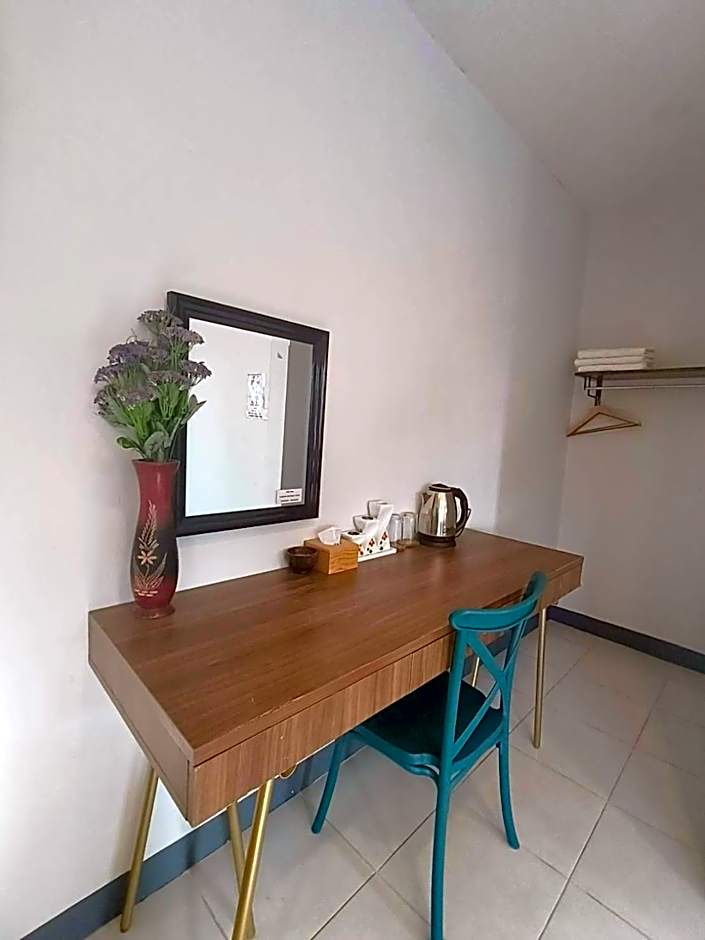 Nangkam Boutique Donsak