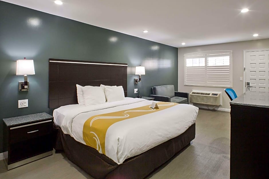 Bay Area Inn & Suites