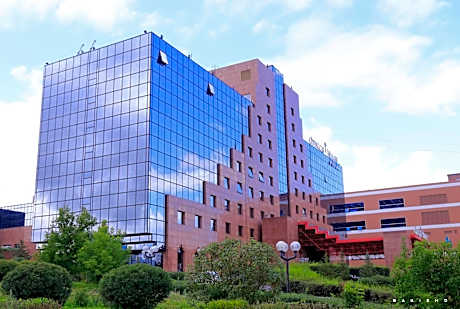 Chinggis Khaan Hotel