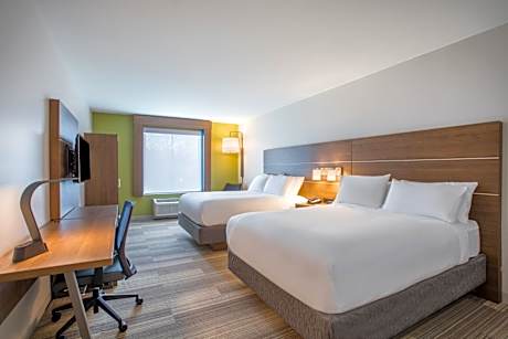 Standard Room with Two Queen Beds