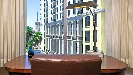 One-Bedroom King Suite with Sofa Bed and Roll-in Shower - Mobility Accessible
