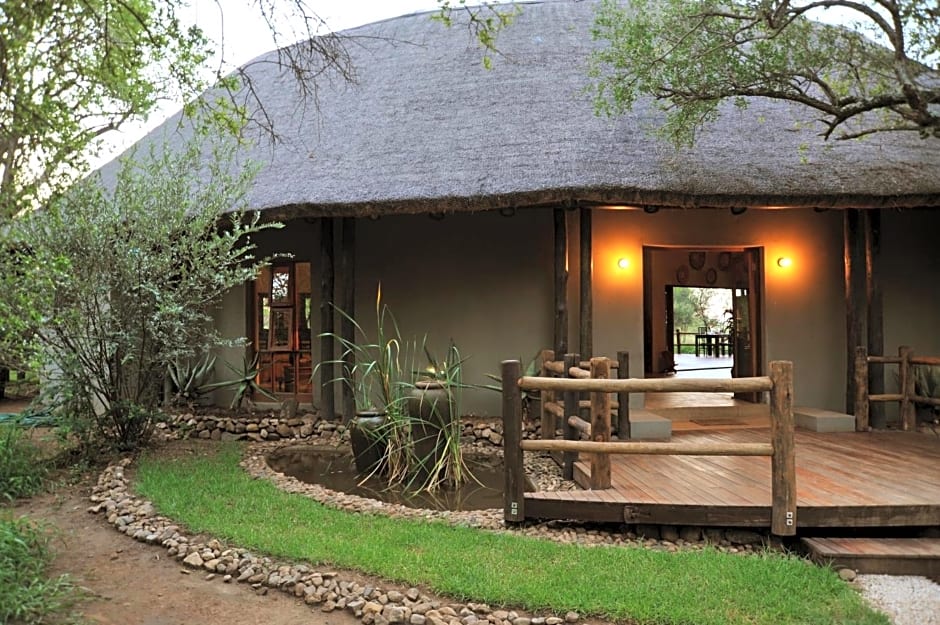 Black Rhino Game Lodge