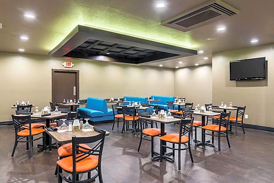 Clarion Inn & Suites Russellville I-40