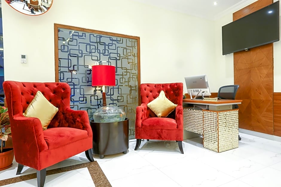 La Villa Suites Hotel