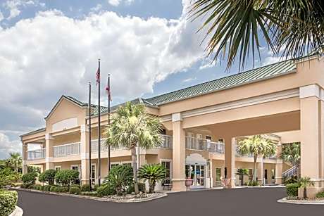 Baymont by Wyndham Crestview