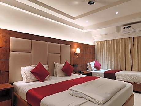 VIP 3 Bed AC Room