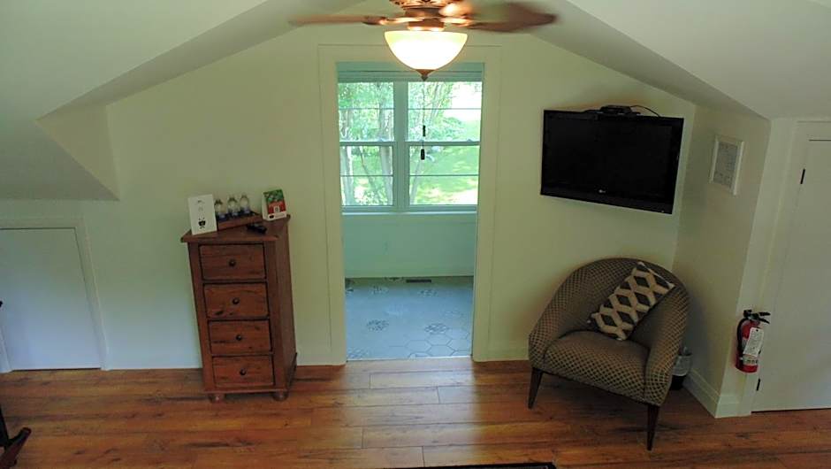 Carriage House On Kent