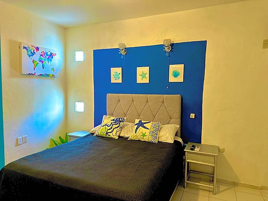 Suites Brisa Marina - atrás de Playa Regatas y el Malecón, 6 calles del Acuario