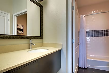 Suite Two Queen Beds