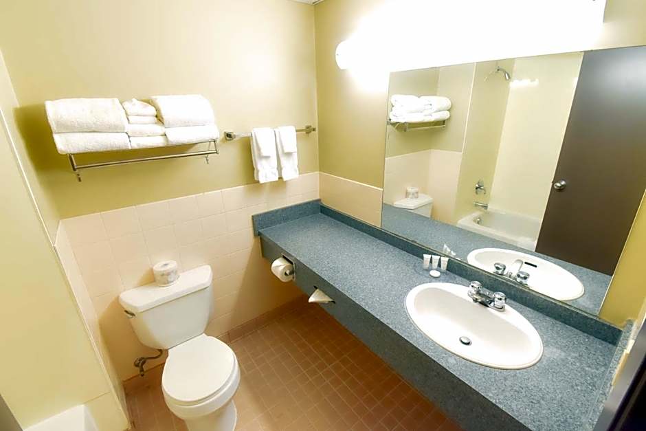 CANAD INNS DESTINATION CENTRE GARDEN CITY