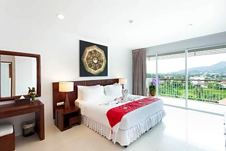 Superior Three-Bedroom Apartment with Ocean View