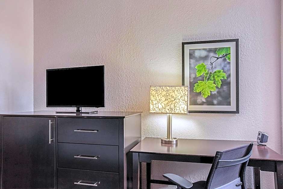 La Quinta Inn & Suites by Wyndham Miami Lakes