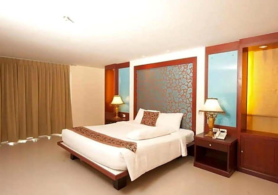 Convenient Grand Plus Hotel Suvarnabhumi
