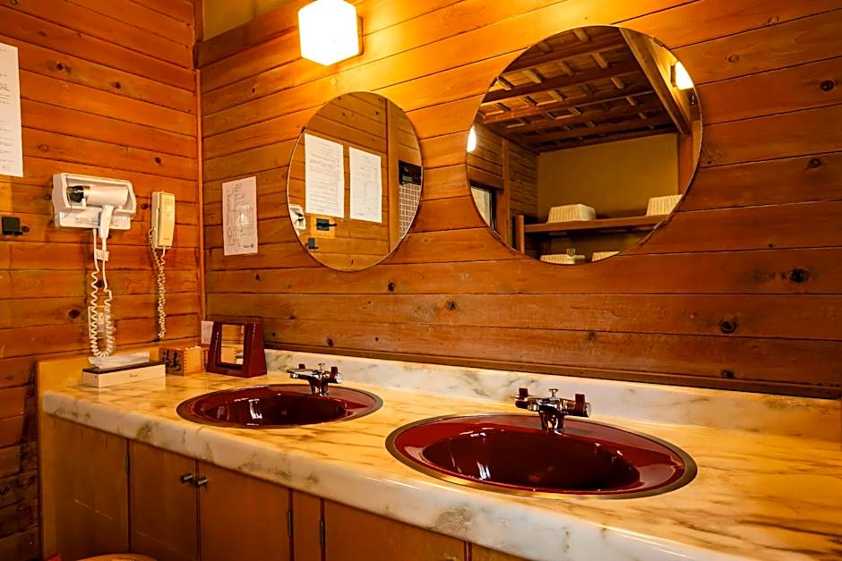 Yudanaka Onsen Shimaya