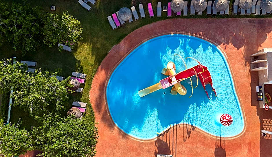 Universal Hotel Romantica