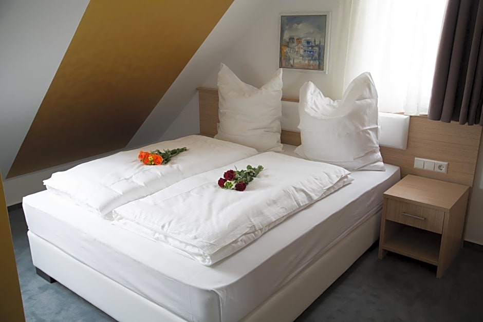 Alpha & Omega Hotel